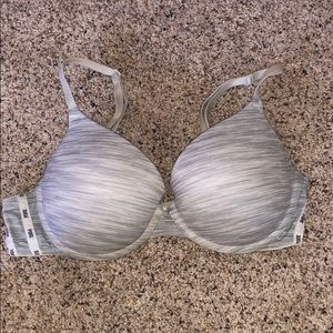 VS pink bra